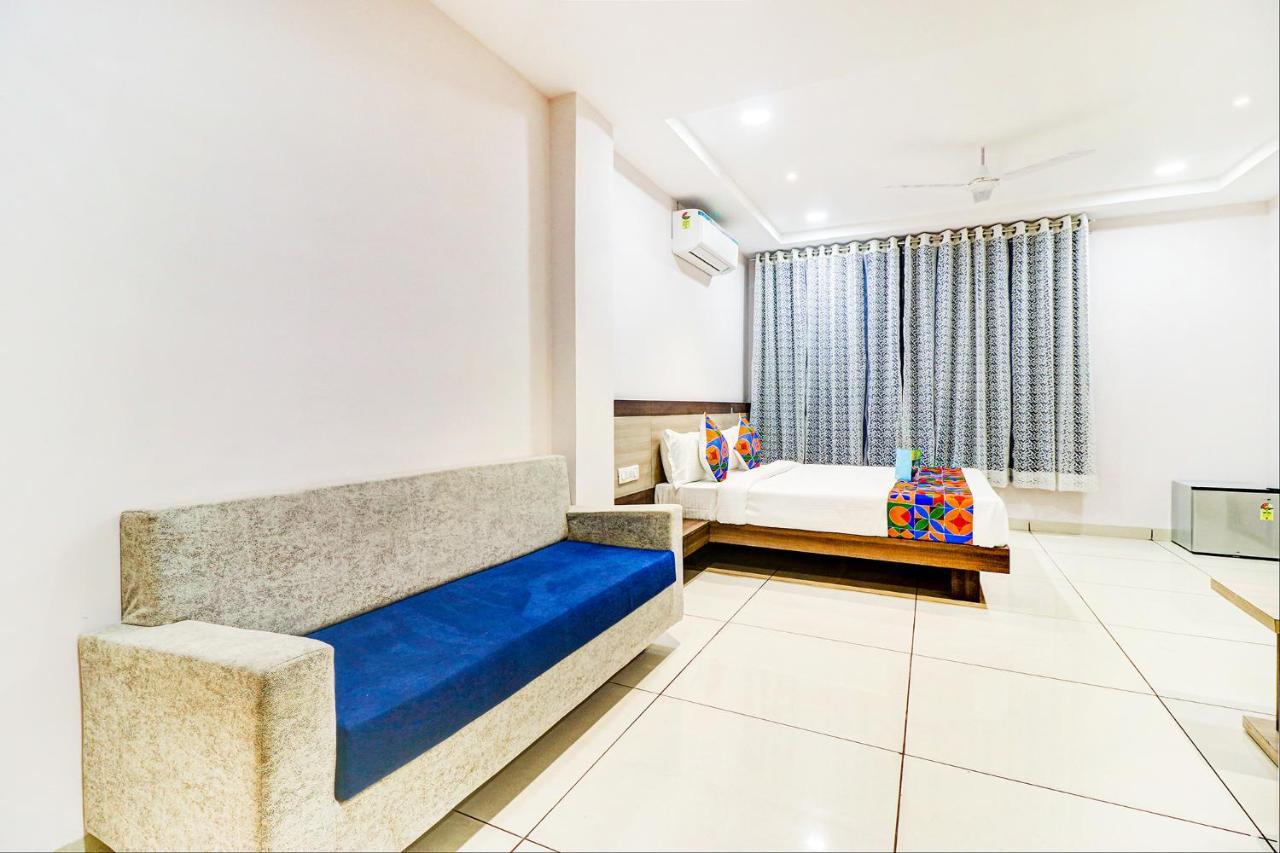 Fabhotel Pishori Inn Индор Екстериор снимка